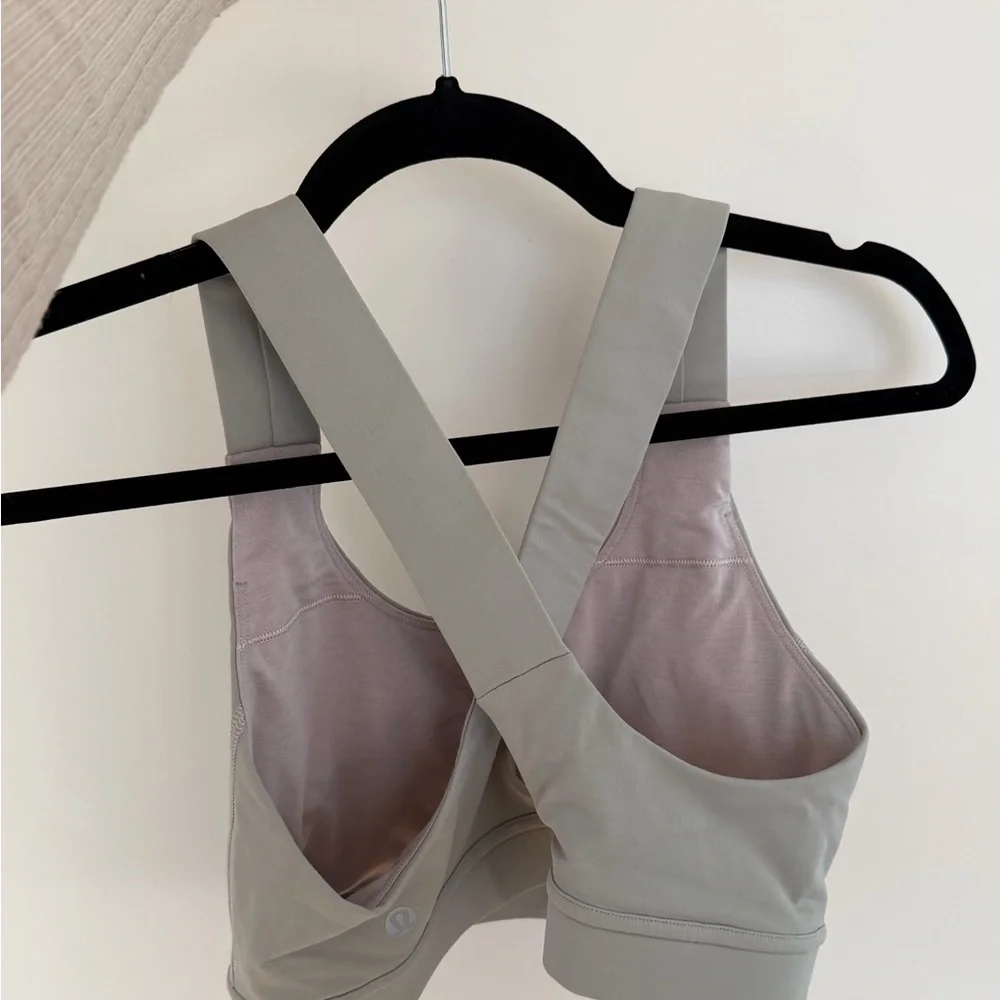 Lululemon Forward Fold Bra, Light Support, C/D Cups, Rhino Grey - Picture 2 of 3